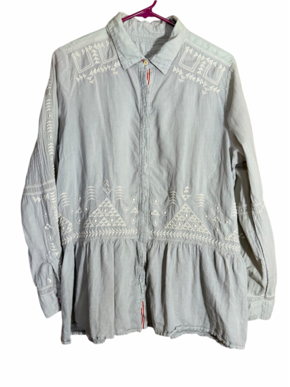 Johnny Was 3J Workshop Sage gray Floral Embroidered
Button Down Blouse Sz M